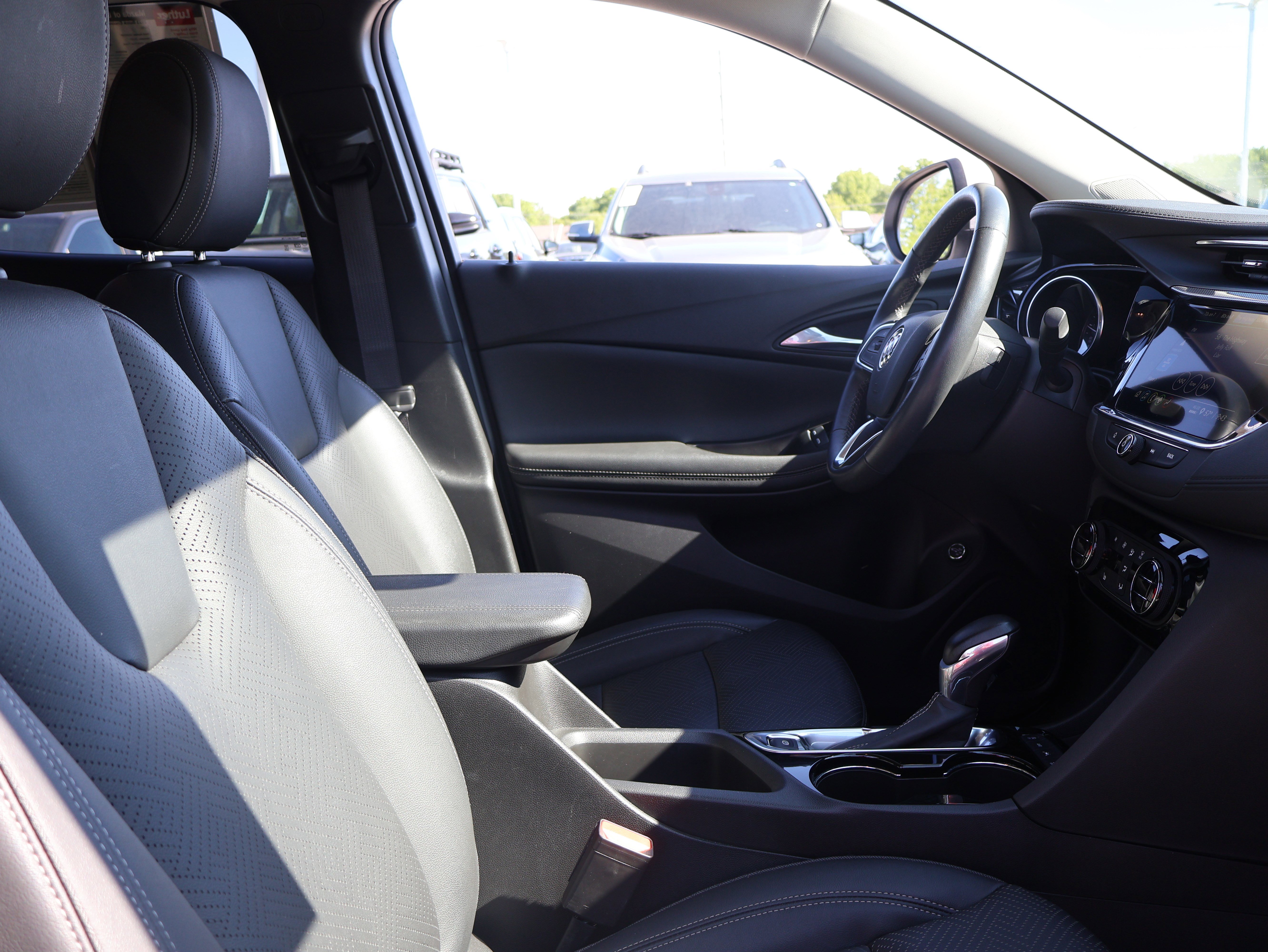 Used 2023 Buick Encore GX Essence w/ Experience Buick Package AWD/4WD image 8