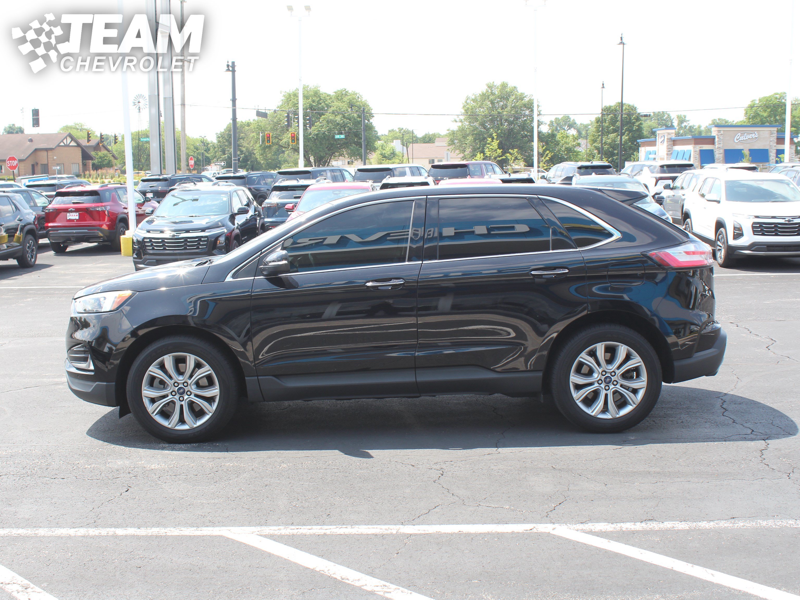 Used 2022 Ford Edge Titanium AWD/4WD image 7
