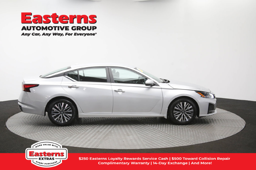 Used 2023 Nissan Altima 2.5 SV FWD image 46