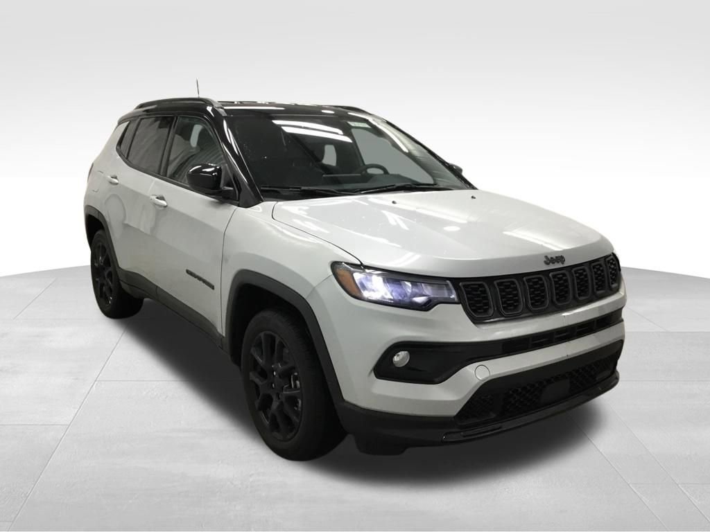 Used 2024 Jeep Compass Latitude w/ Altitude Special Edition image 3