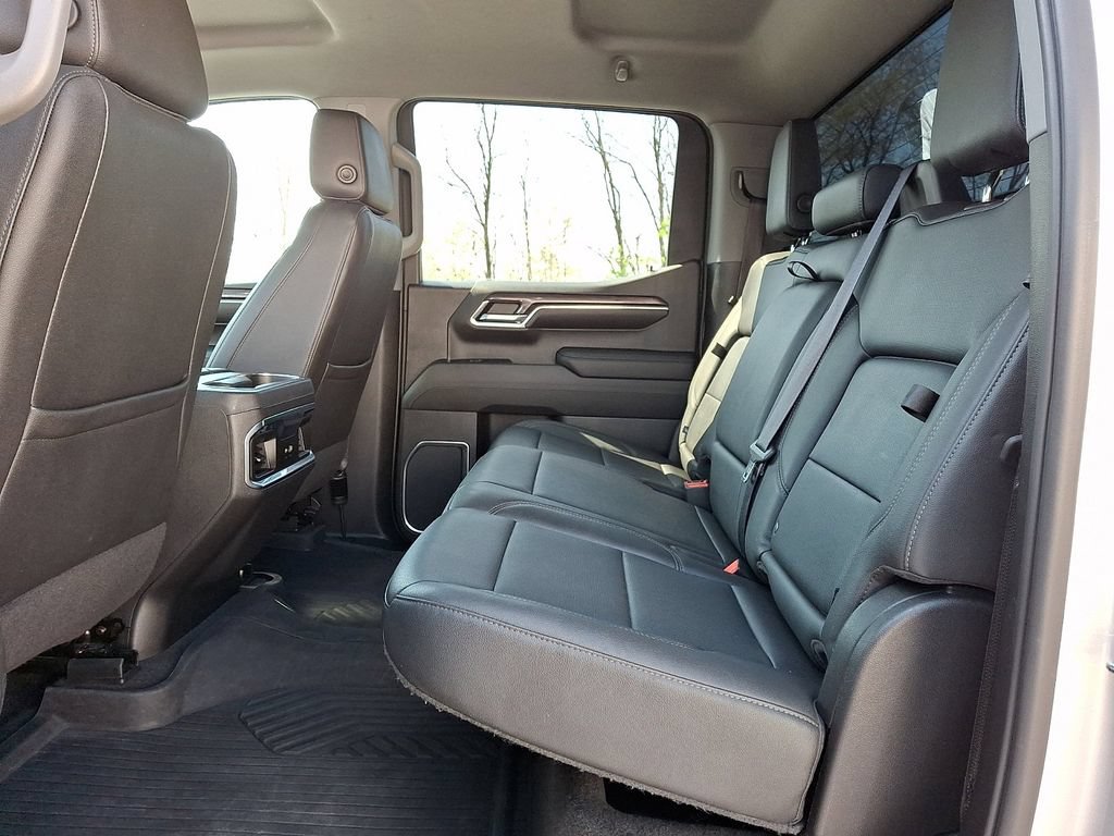 Used 2022 Chevrolet Silverado 1500 LTZ AWD/4WD image 13