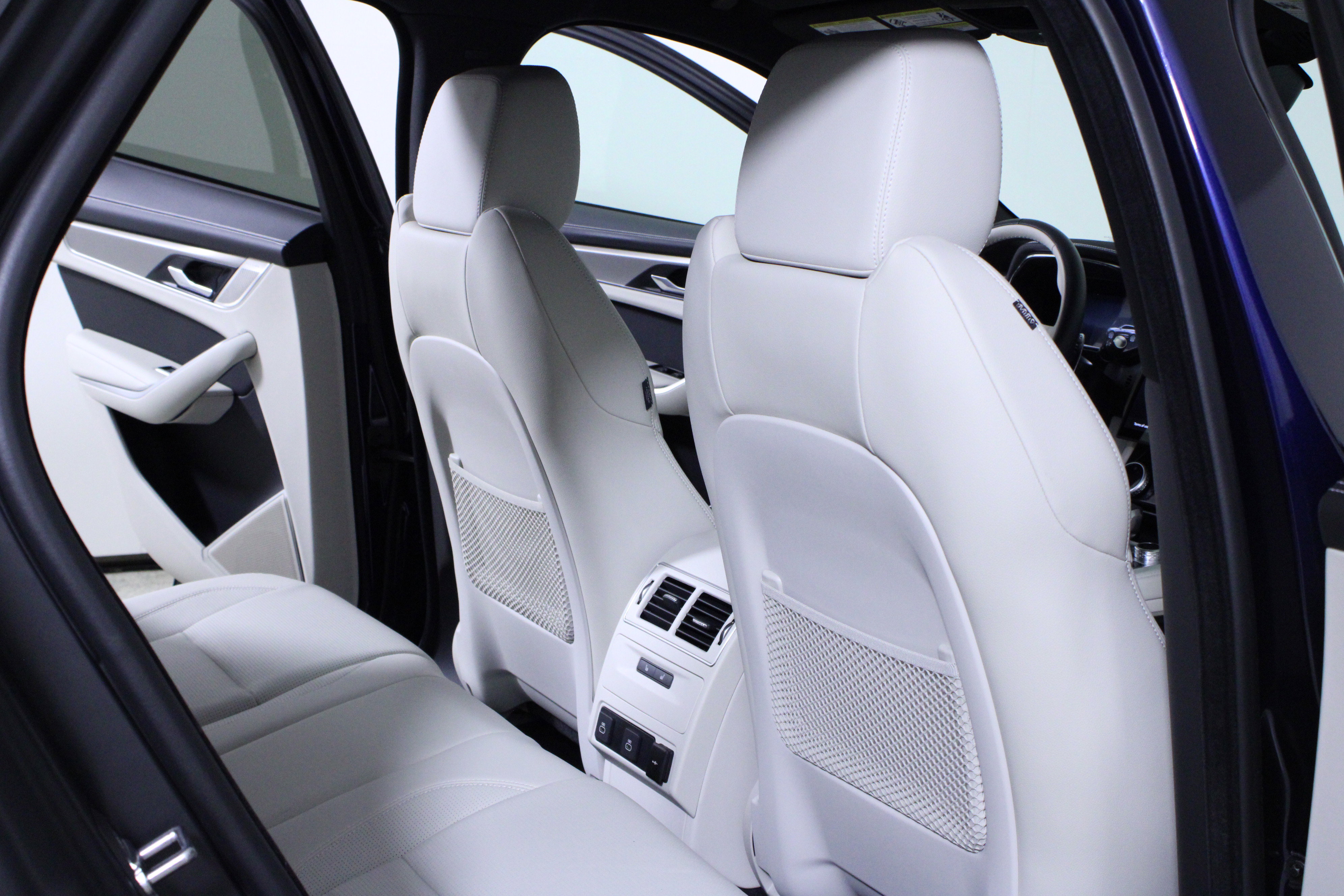 Used 2025 Jaguar F-PACE R-Dynamic S image 12