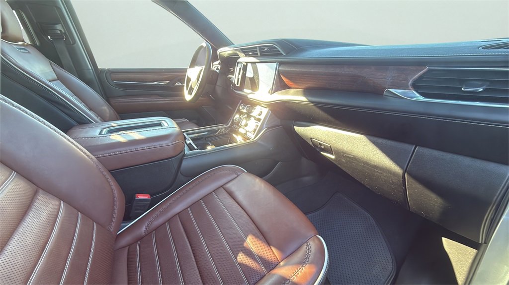 Used 2024 GMC Yukon XL Denali Ultimate image 18