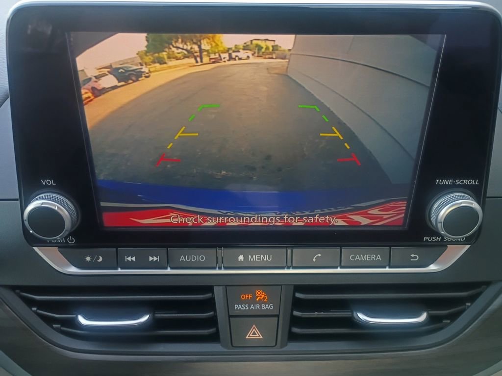 Used 2025 Nissan Altima 2.5 SV FWD image 9
