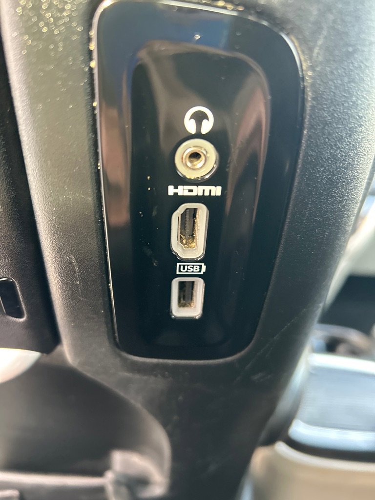 Used 2017 Chrysler Pacifica Touring-L Plus w/ Tire & Wheel Group FWD image 15