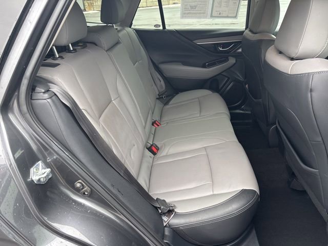 Used 2022 Subaru Outback Limited image 16
