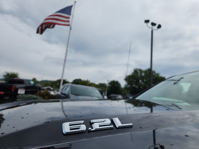 Used 2022 Chevrolet Silverado 1500 High Country w/ Z71 Off-Road Package image 9