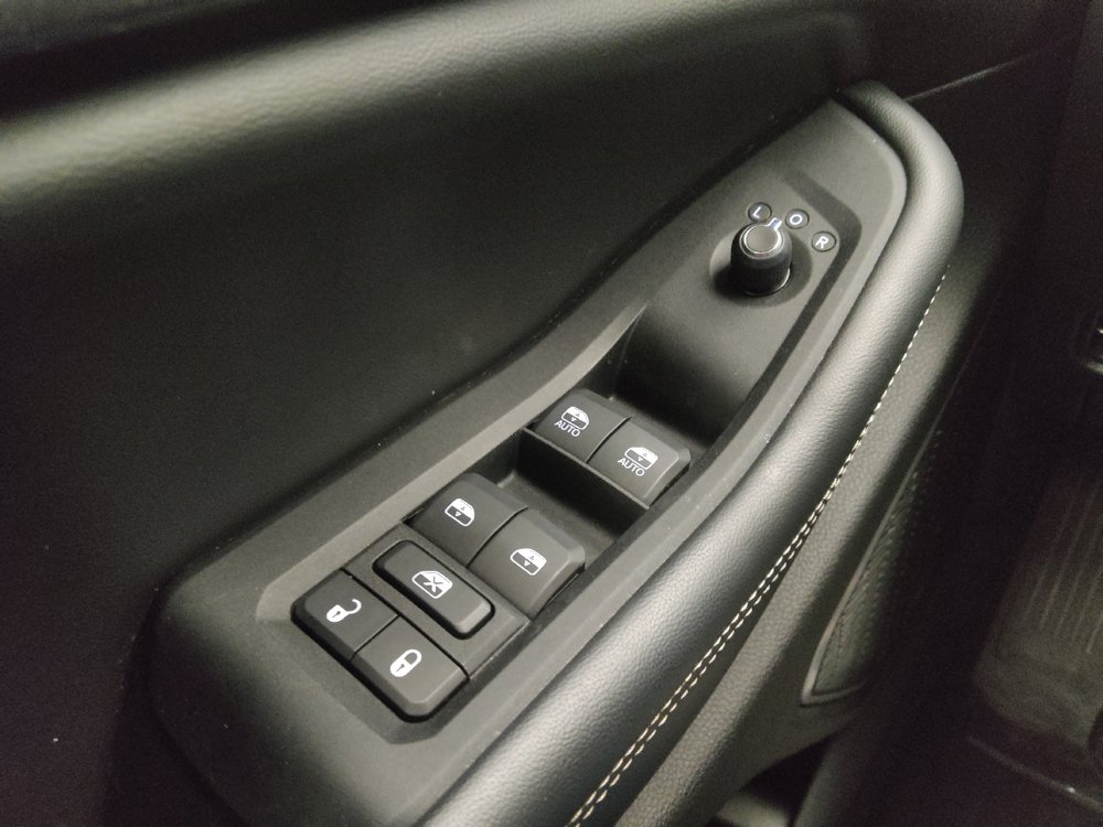 Used 2022 Jeep Grand Cherokee Laredo w/ Luxury Tech Group I AWD/4WD image 27