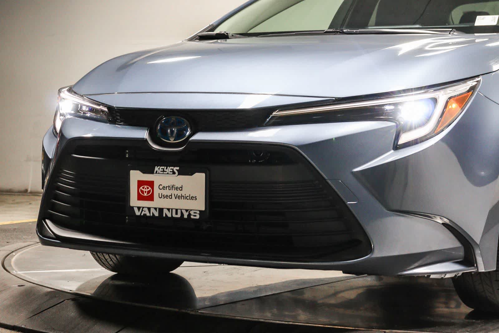 Certified 2025 Toyota Corolla LE FWD image 9