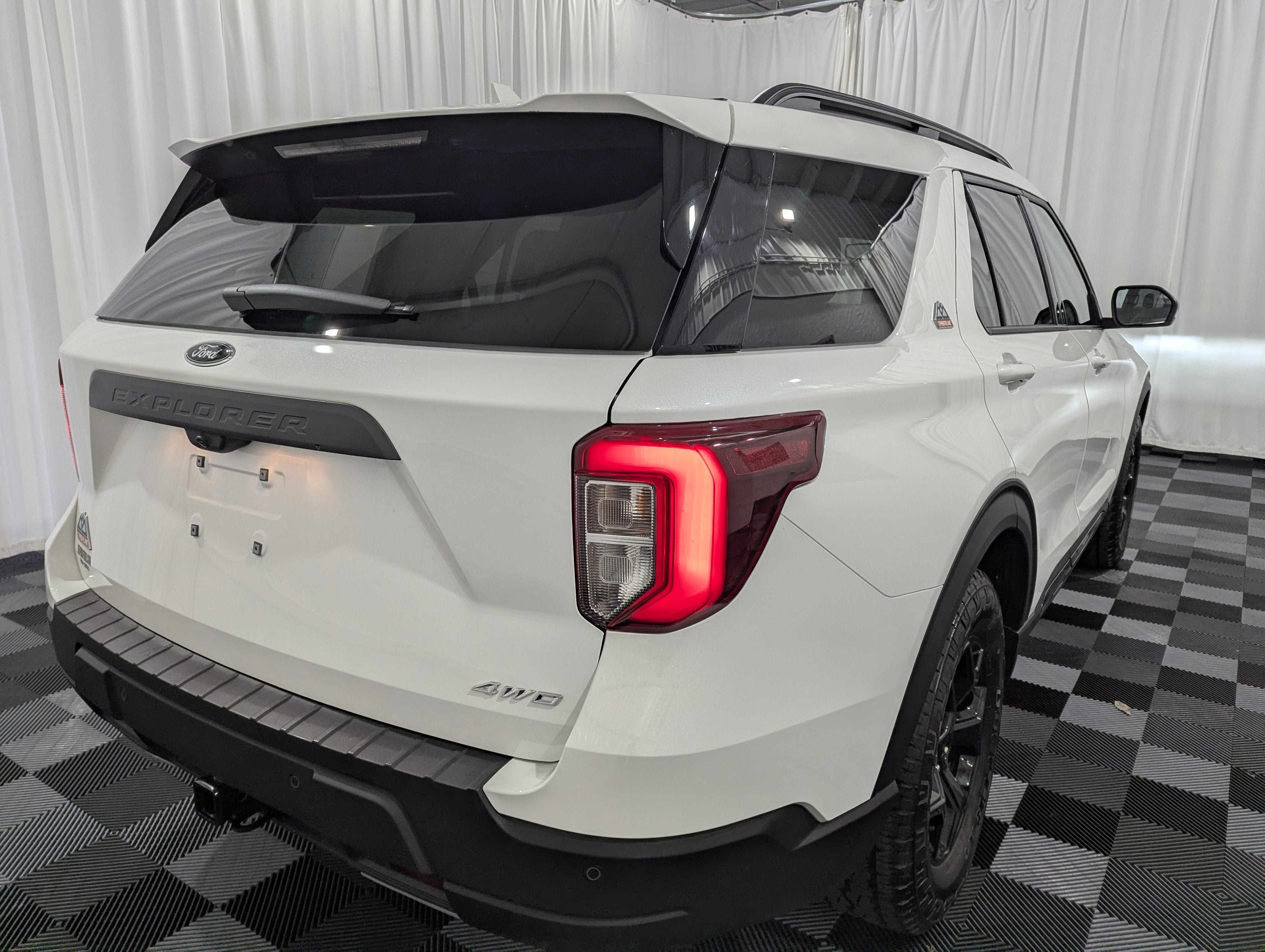Used 2024 Ford Explorer Timberline w/ Timberline Technology Package AWD/4WD image 8