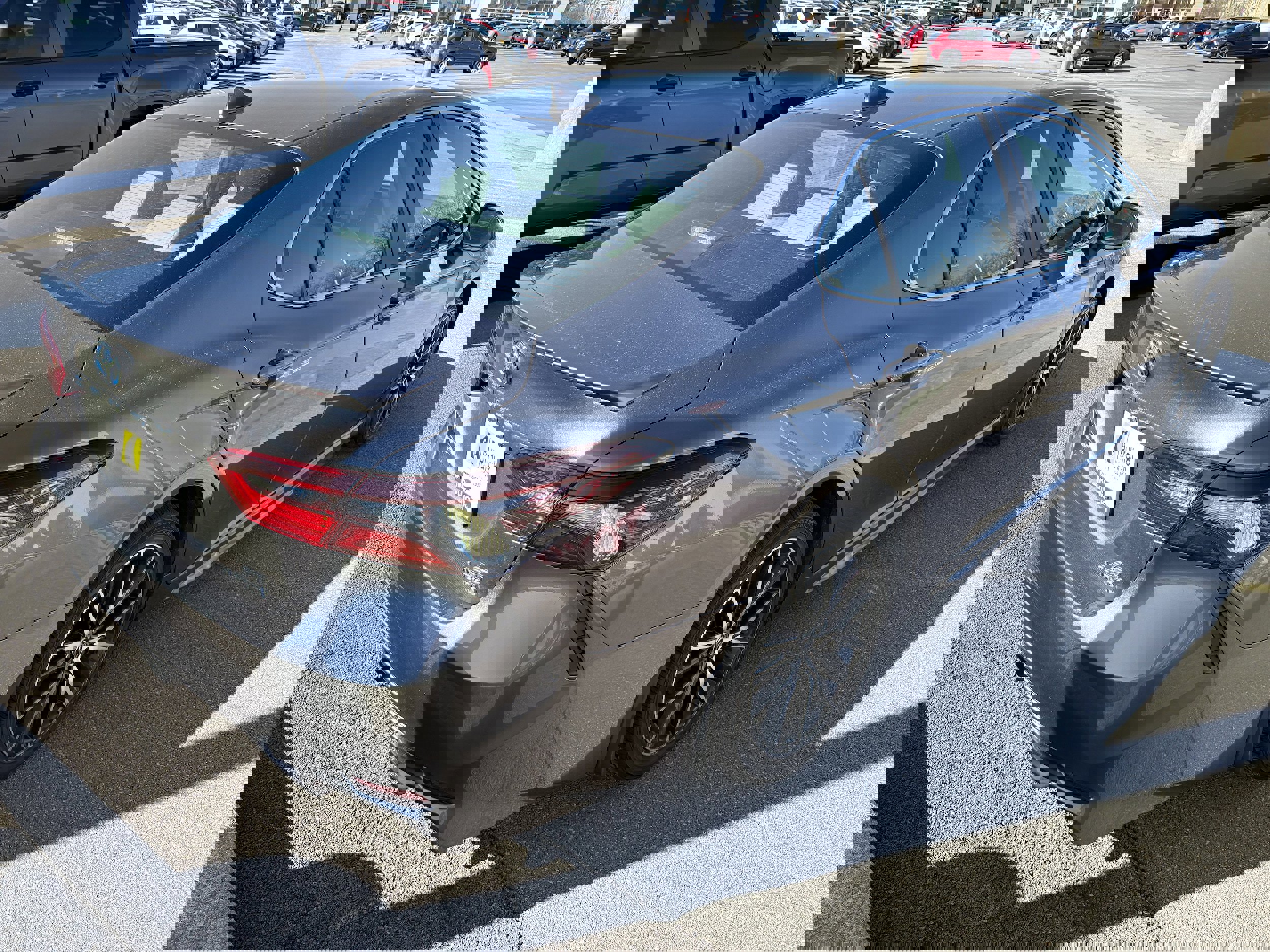 Used 2023 Toyota Camry SE image 5