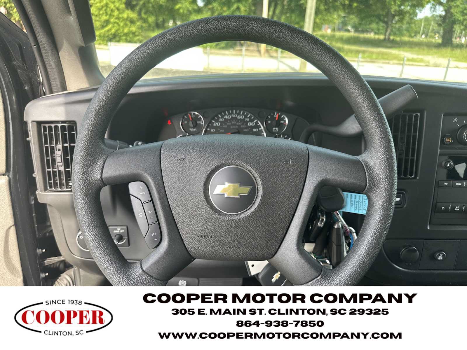 Used 2025 Chevrolet Express 3500 LS RWD image 25