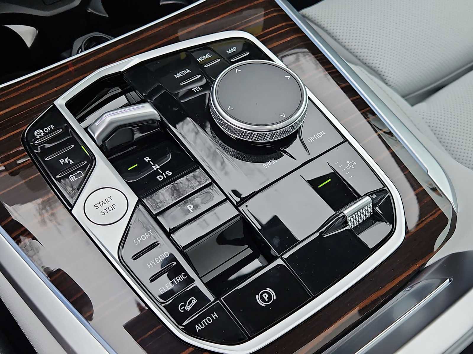 New 2026 BMW X5 xDrive50e w/ M Sport Package image 31