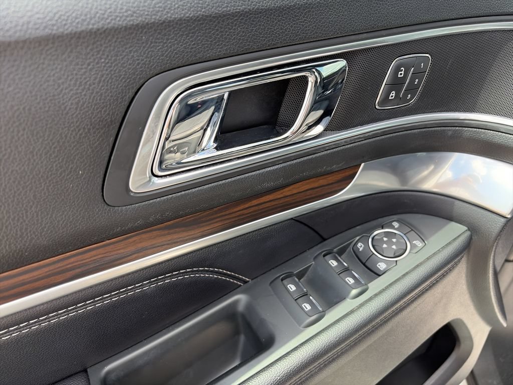 Used 2018 Ford Explorer Limited FWD image 19