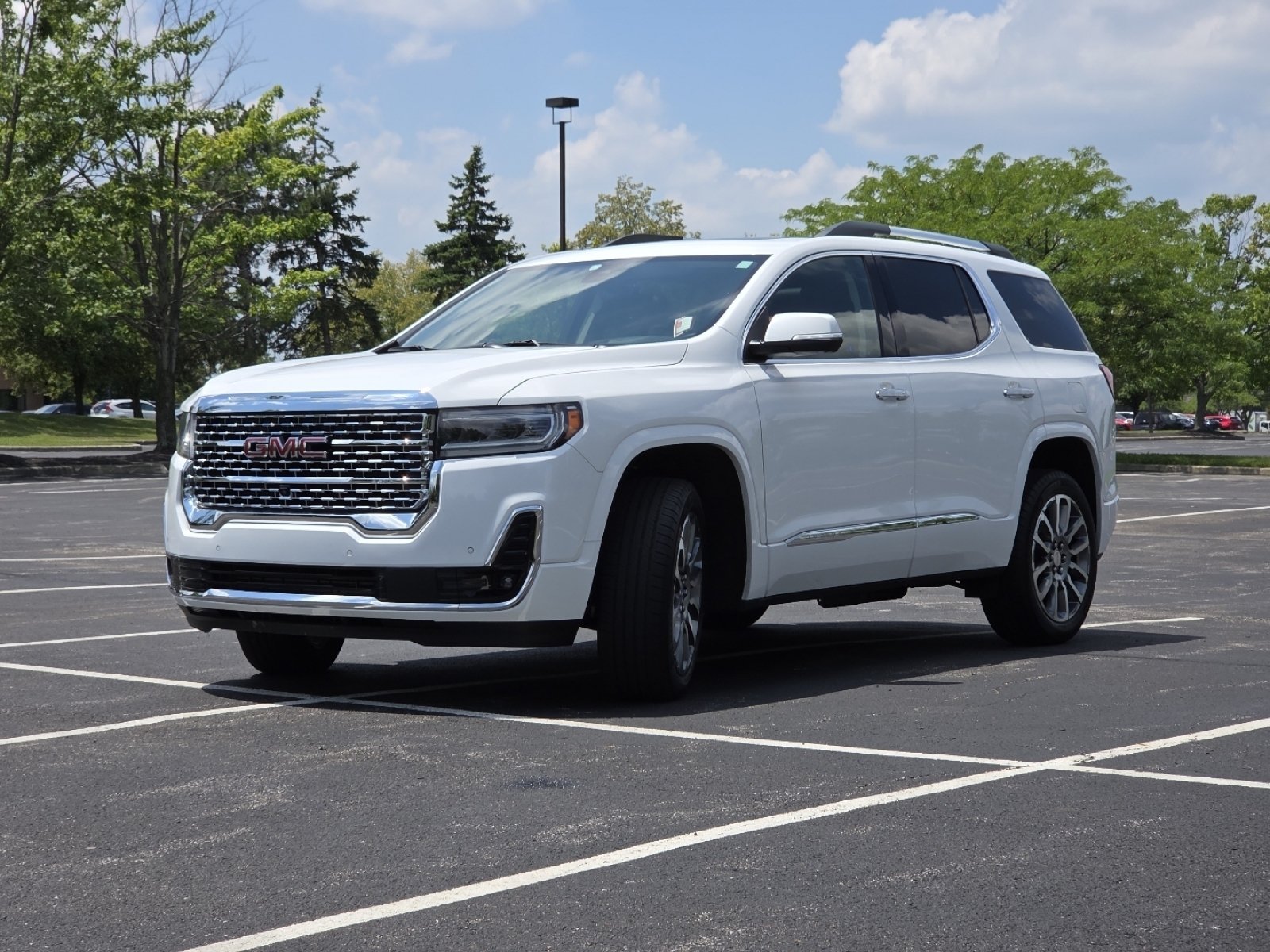 Used 2023 GMC Acadia Denali w/ Denali Technology Package FWD image 21