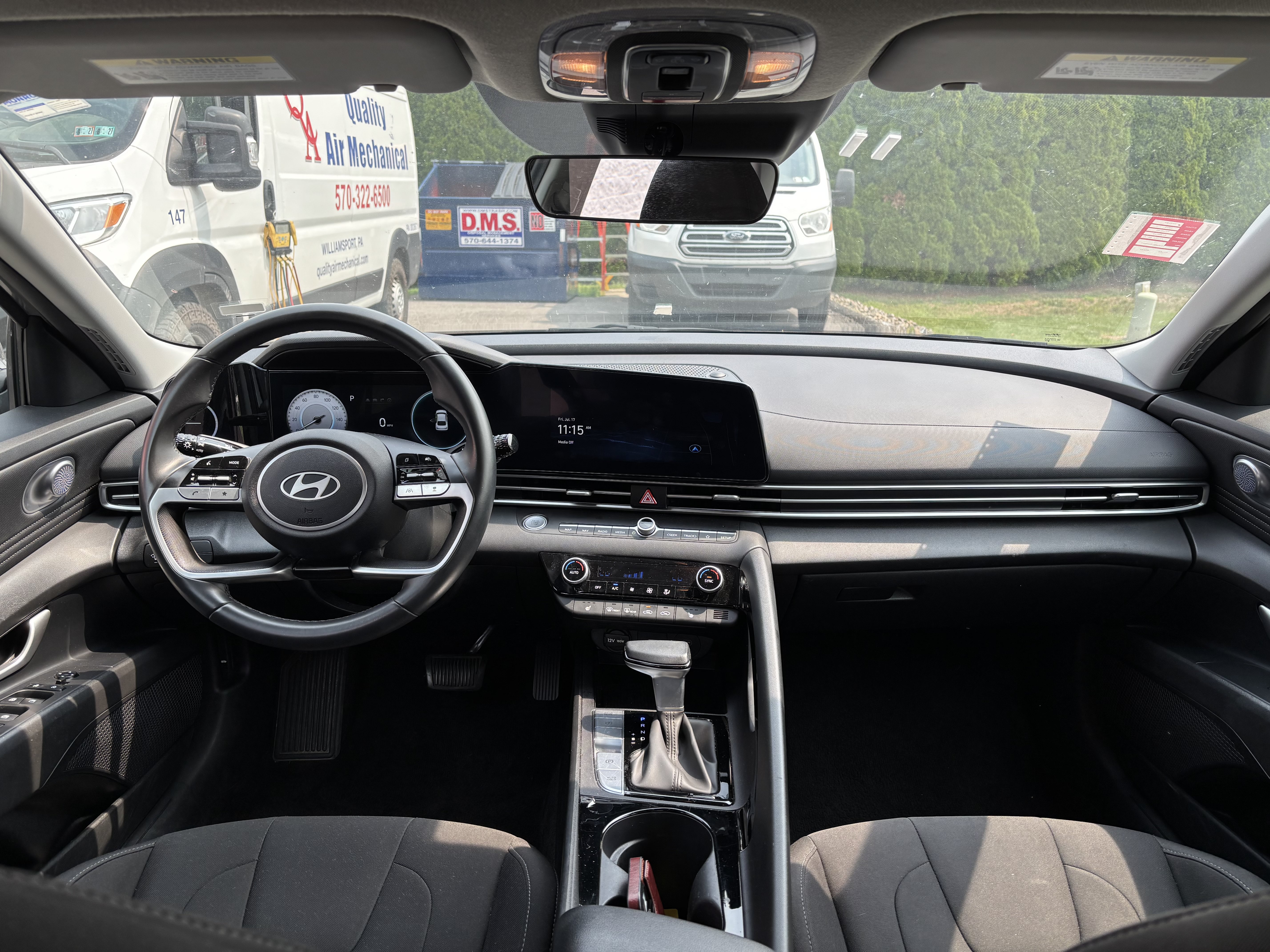 Used 2025 Hyundai Elantra SEL FWD image 15