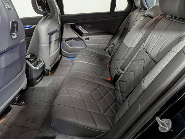 Used 2026 BMW i7 xDrive60 AWD/4WD image 40