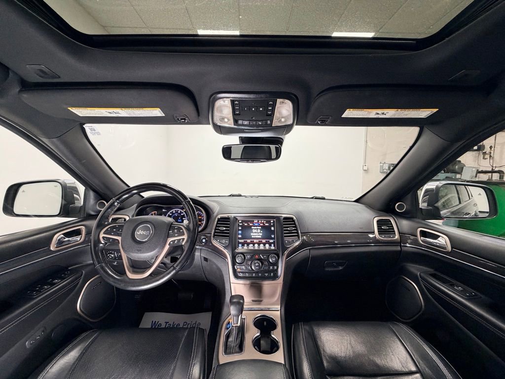 Used 2017 Jeep Grand Cherokee Overland w/ Jeep Active Safety Group AWD/4WD image 10