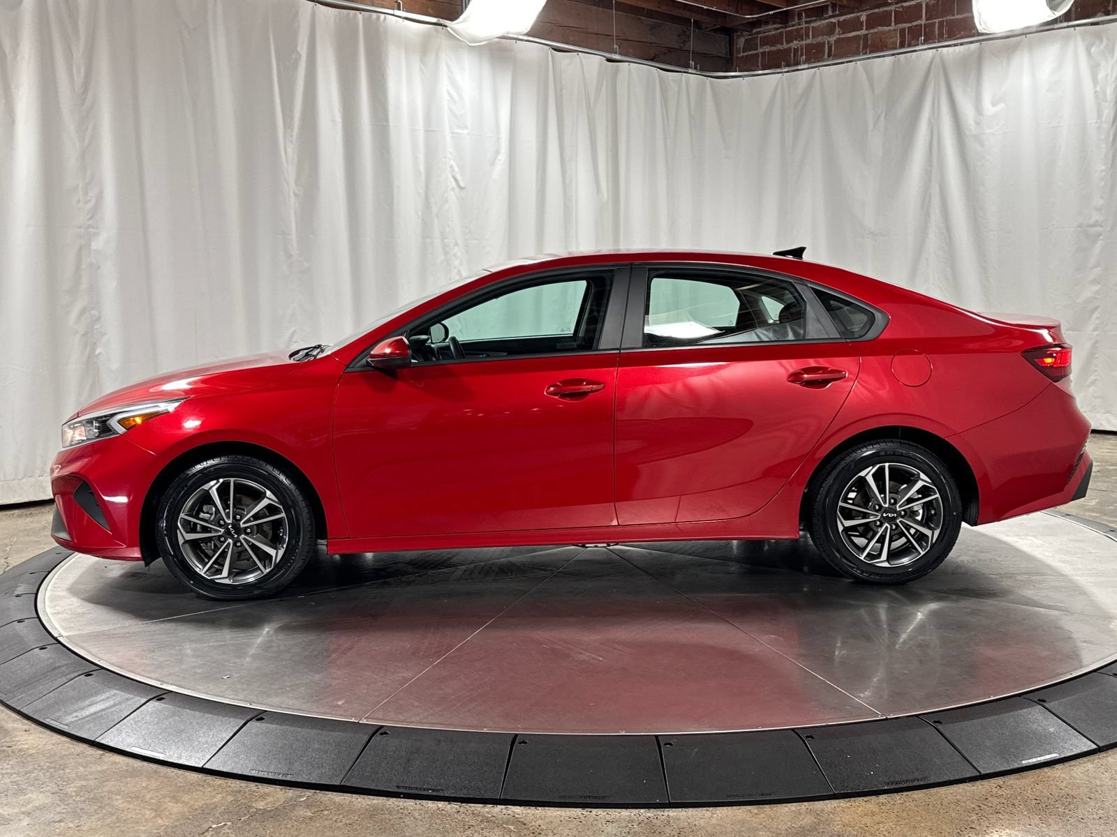 Used 2024 Kia Forte LXS FWD image 8