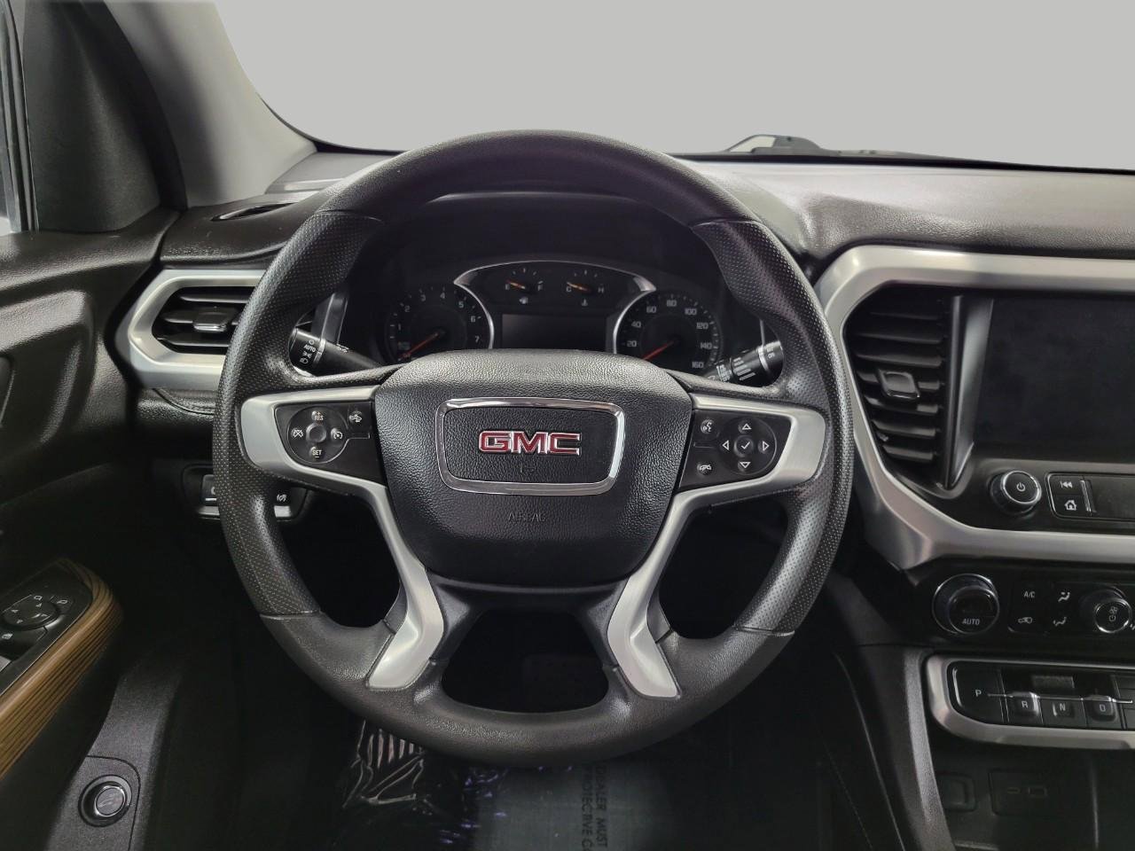 Used 2023 GMC Acadia SLE w/ Driver Convenience Package image 5