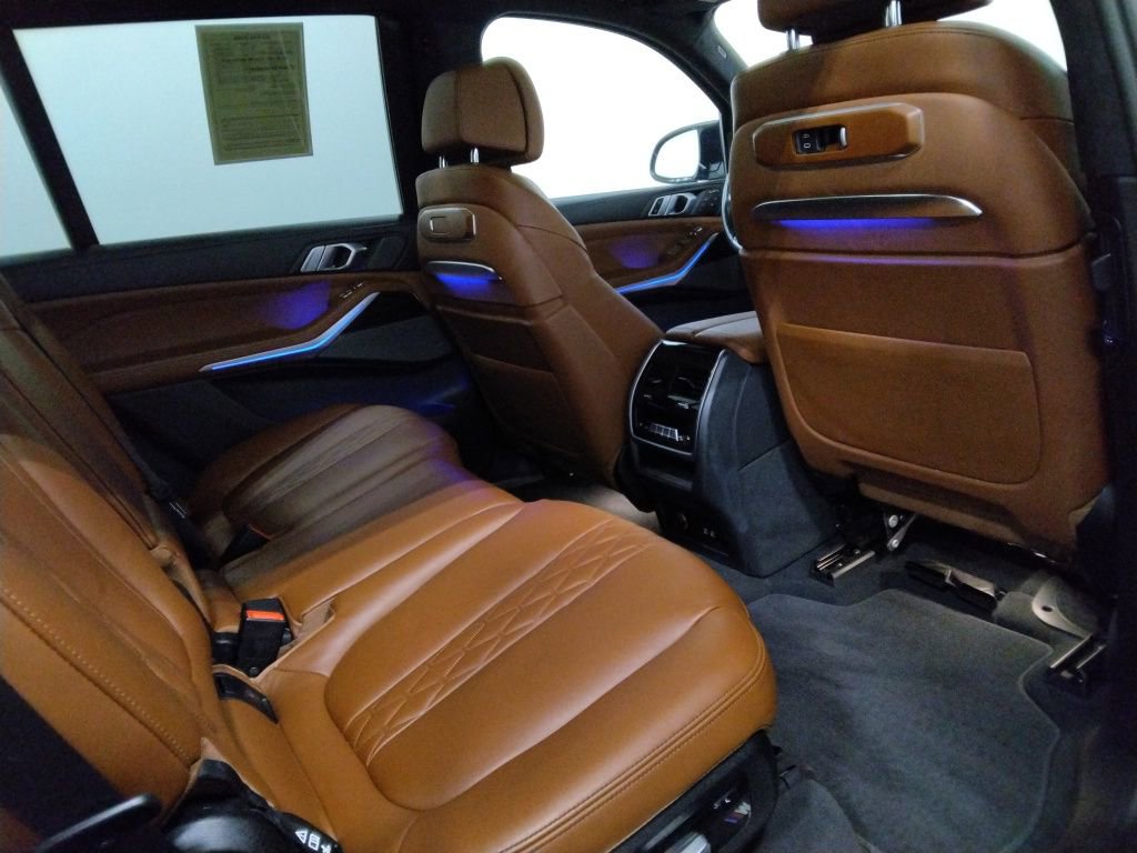 Used 2023 BMW X7 M60i image 47