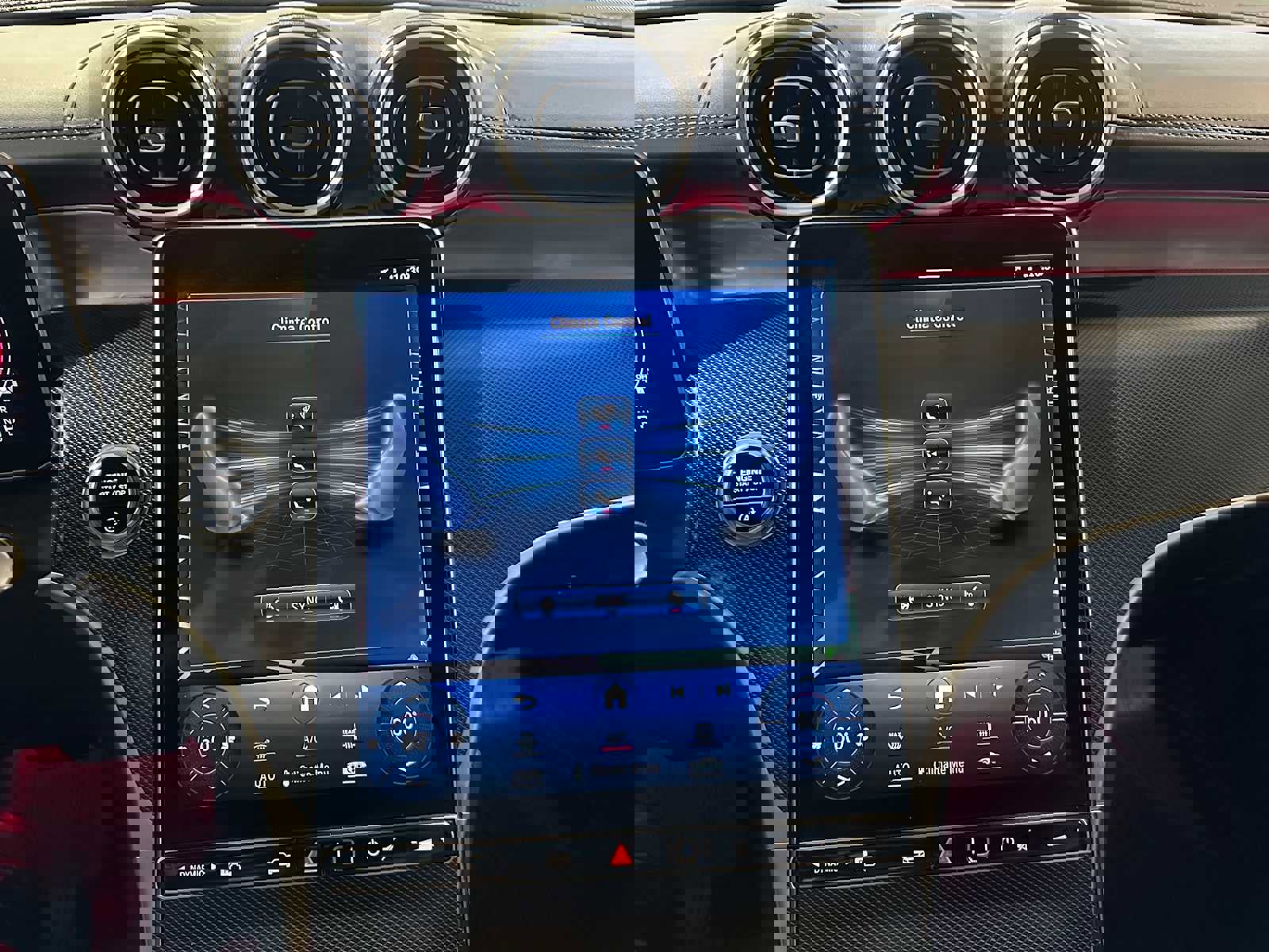 Used 2024 Mercedes-Benz GLC 300 4MATIC image 25