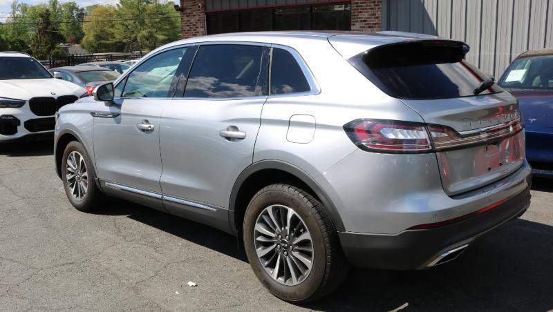 Used 2023 Lincoln Nautilus Reserve w/ Cargo Utility Package AWD/4WD image 5