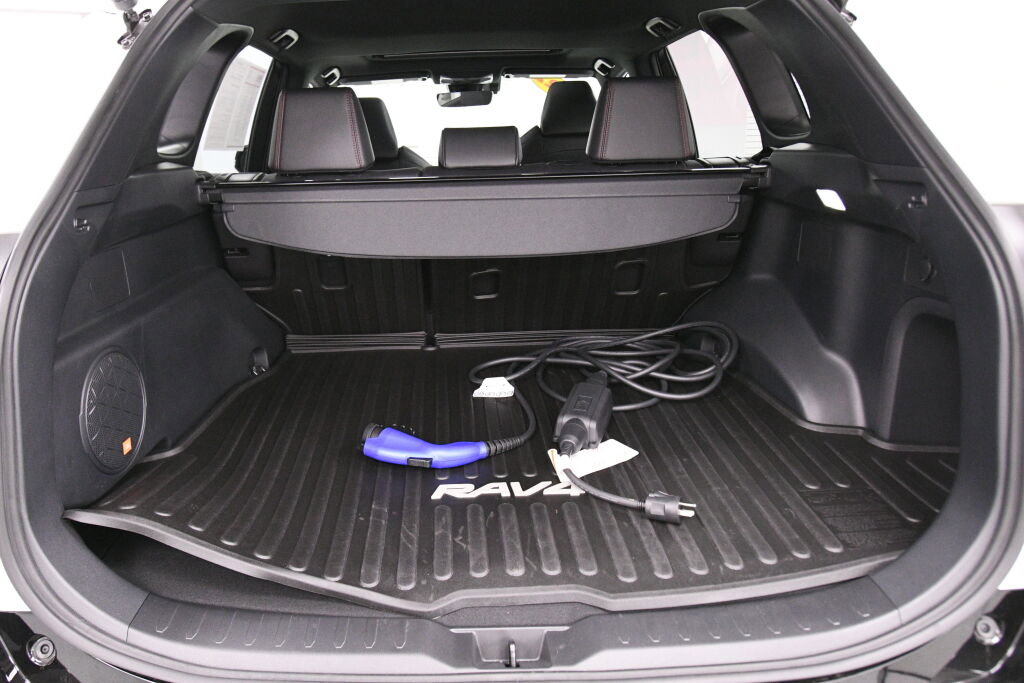 Used 2022 Toyota RAV4 XSE image 32