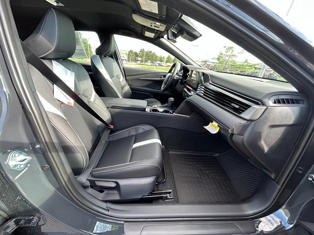 Used 2026 Toyota Camry SE FWD image 28