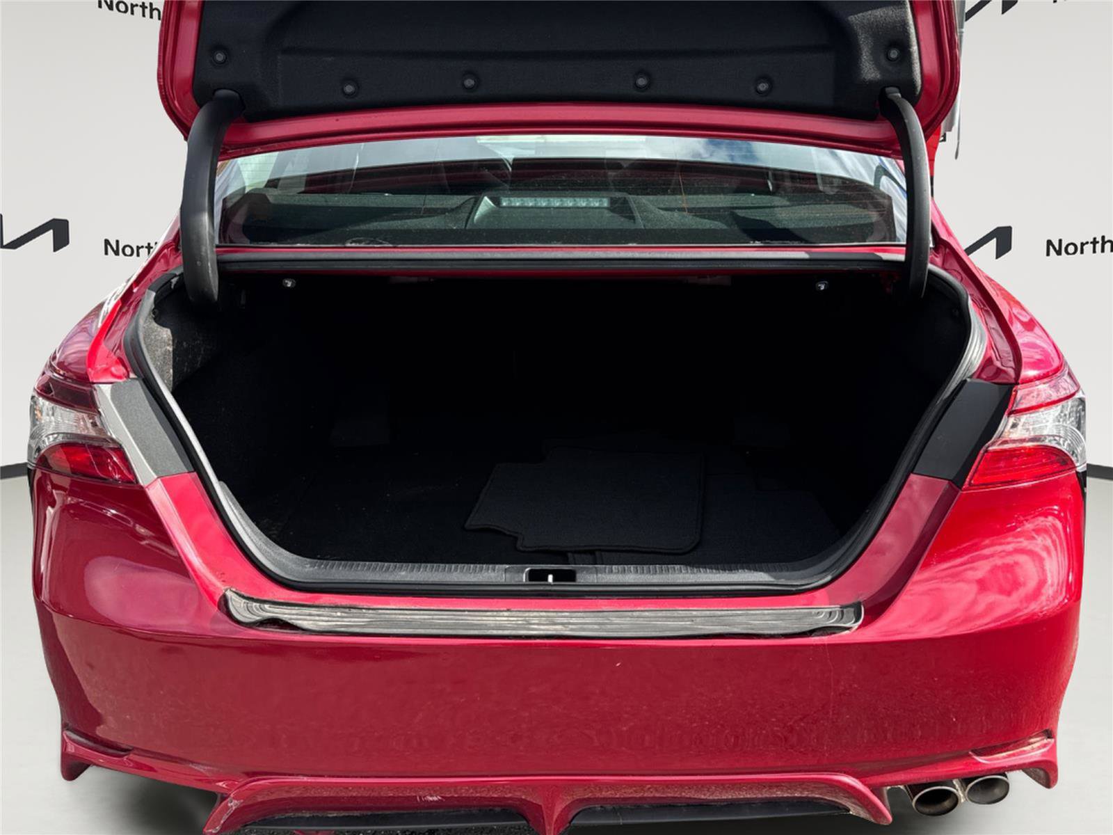 Used 2022 Toyota Camry SE w/ Audio Upgrade Package image 8