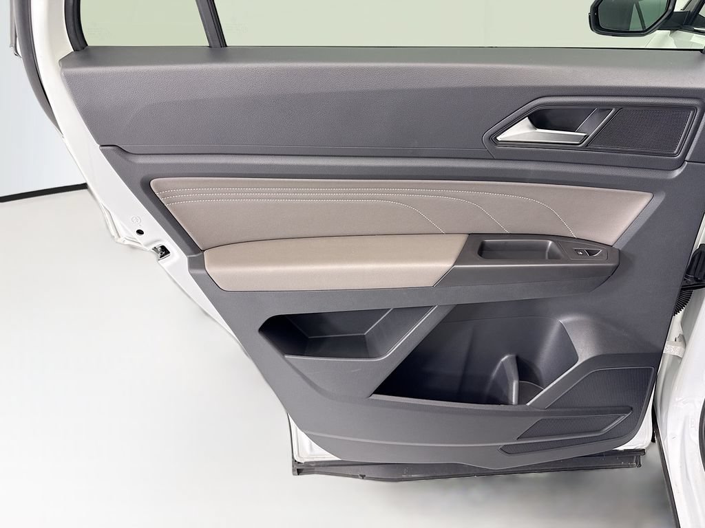 Certified 2023 Volkswagen Atlas Cross Sport SE w/ Panoramic Sunroof Package FWD image 24