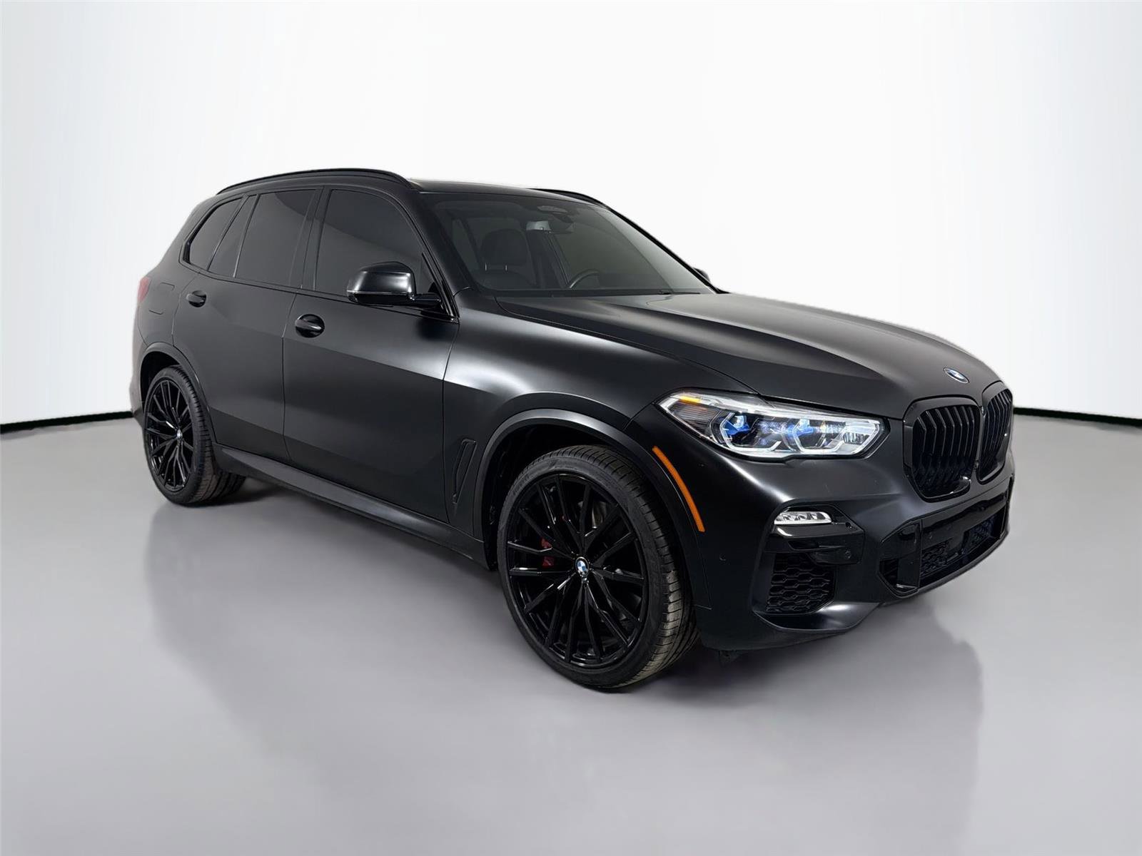 Used 2021 BMW X5 M50i w/ Executive Package AWD/4WD image 3