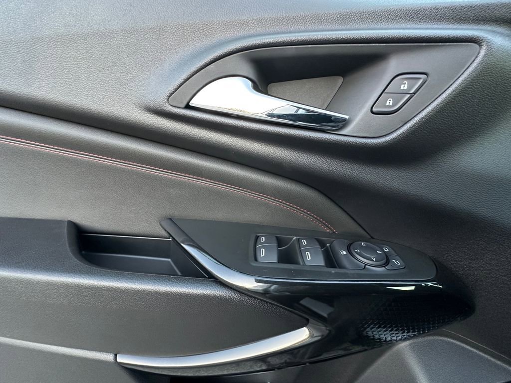 New 2026 Chevrolet Trax RS w/ Sunroof Package image 11