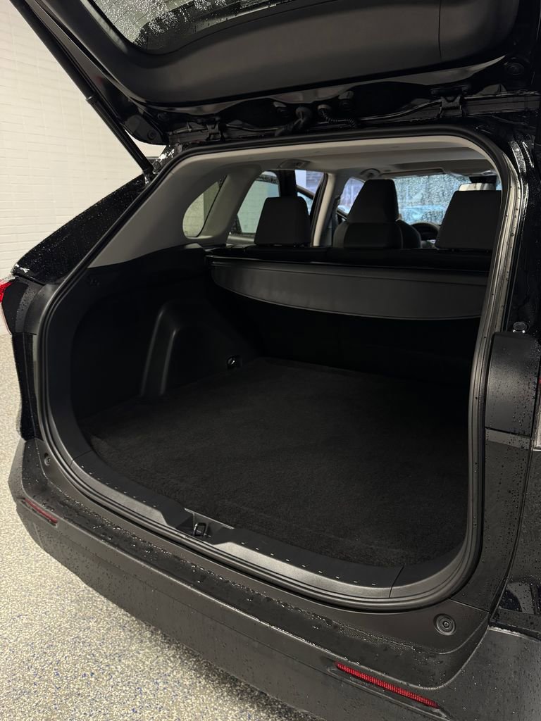 Used 2023 Toyota RAV4 XLE image 27