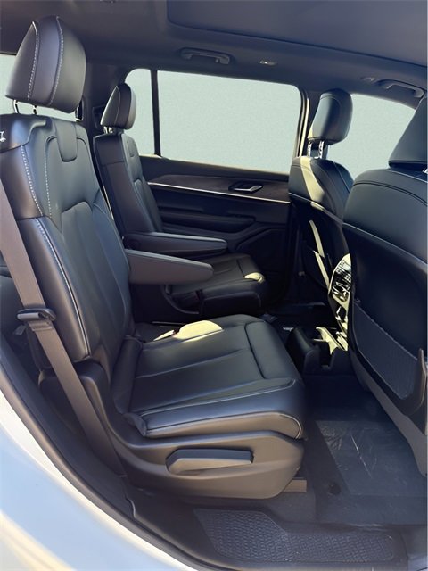 New 2025 Jeep Grand Cherokee L Limited image 23