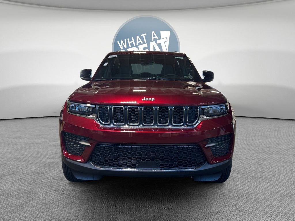 New 2025 Jeep Grand Cherokee Laredo w/ MOPAR Finishing Package image 9