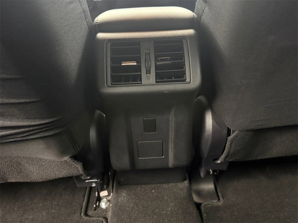 Used 2020 Mitsubishi Outlander ES image 28