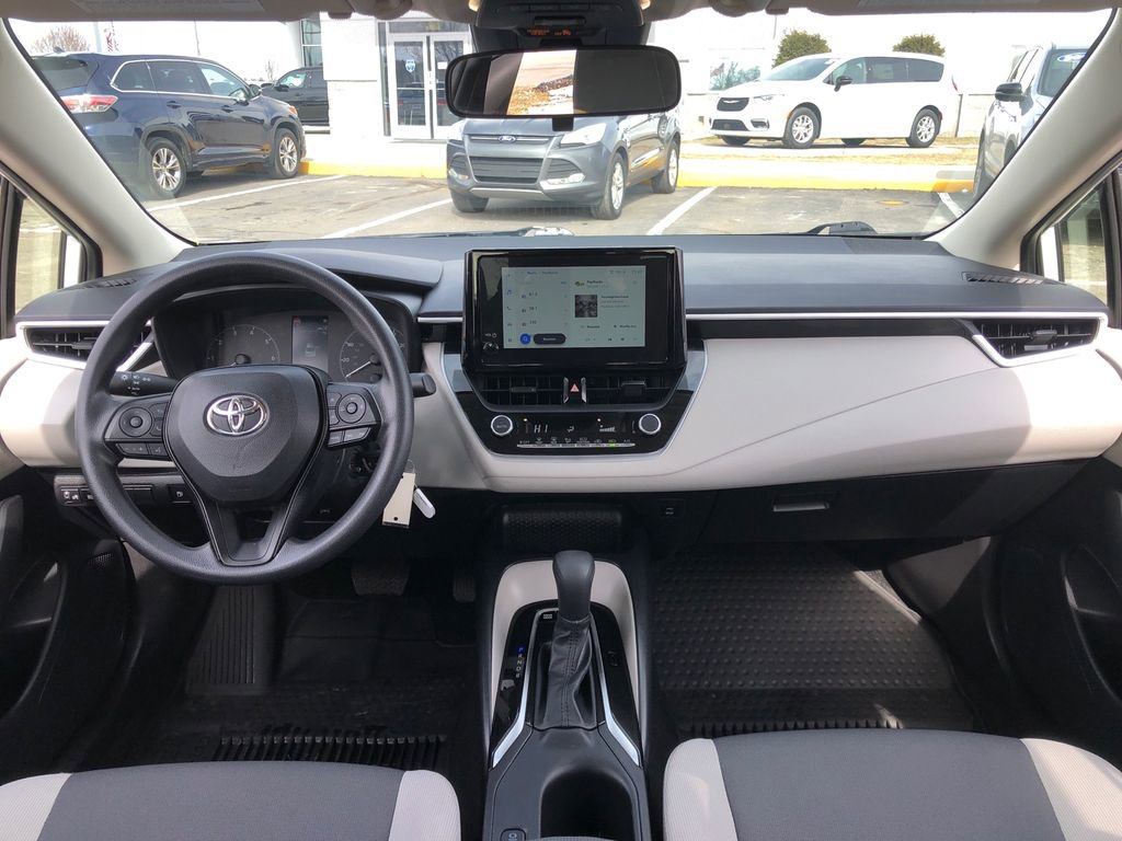 Used 2023 Toyota Corolla LE image 29