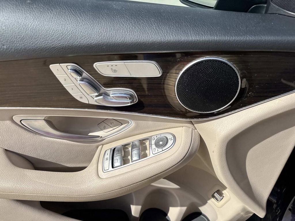 Used 2017 Mercedes-Benz GLC 300 image 22