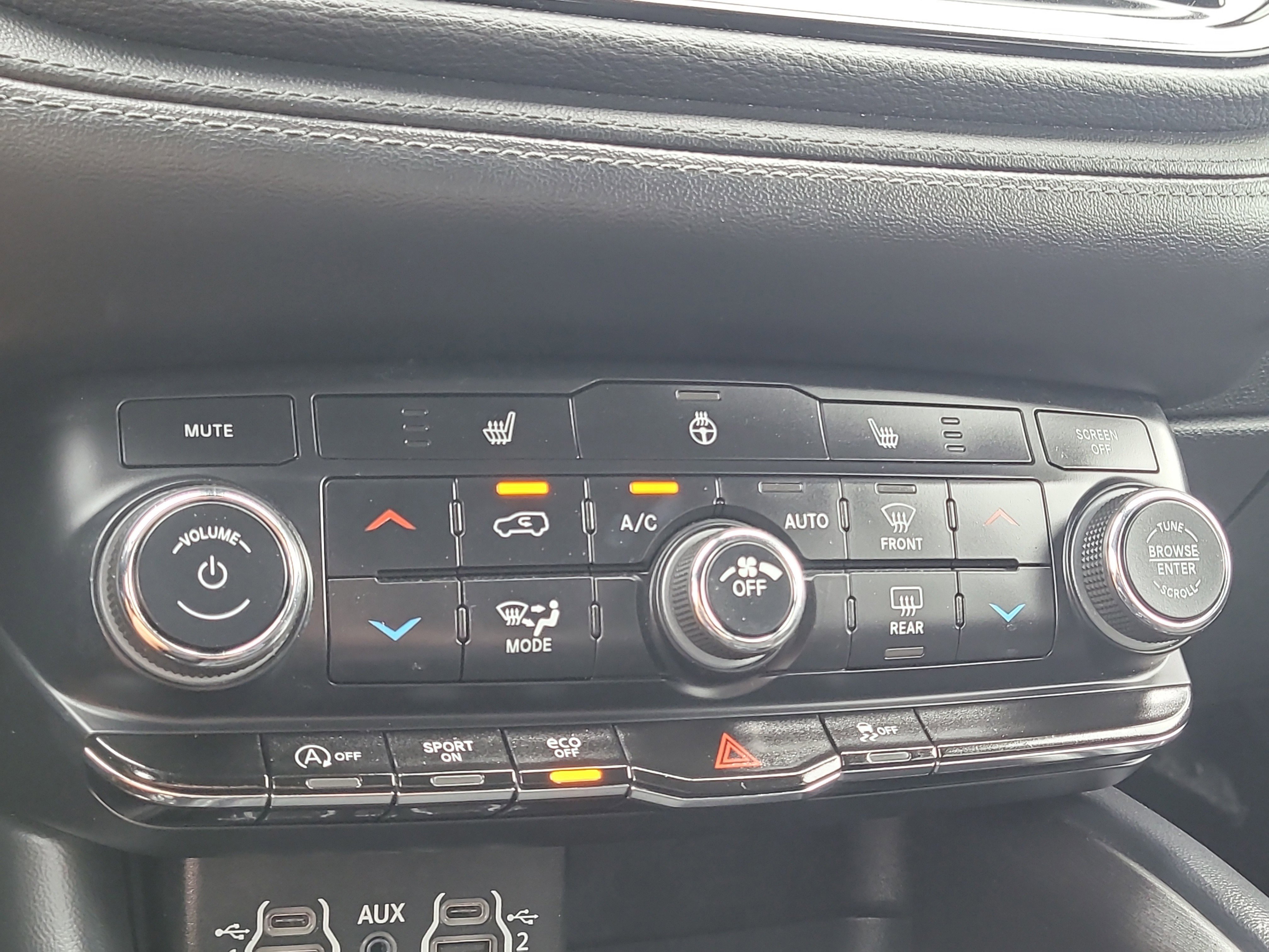 Used 2024 Dodge Durango SXT image 24