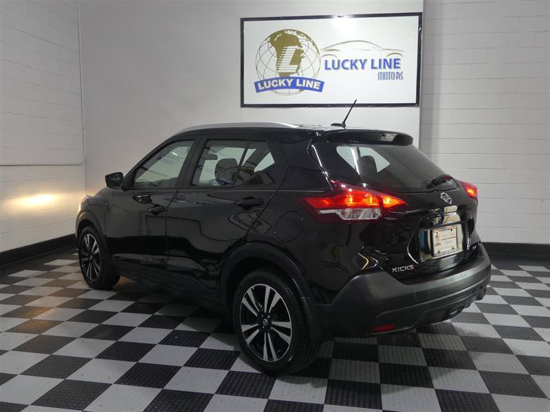 Used 2019 Nissan Kicks SV FWD image 11