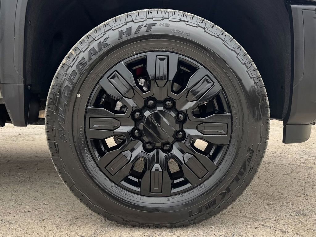 Used 2024 GMC Sierra 3500 Denali Ultimate AWD/4WD image 11