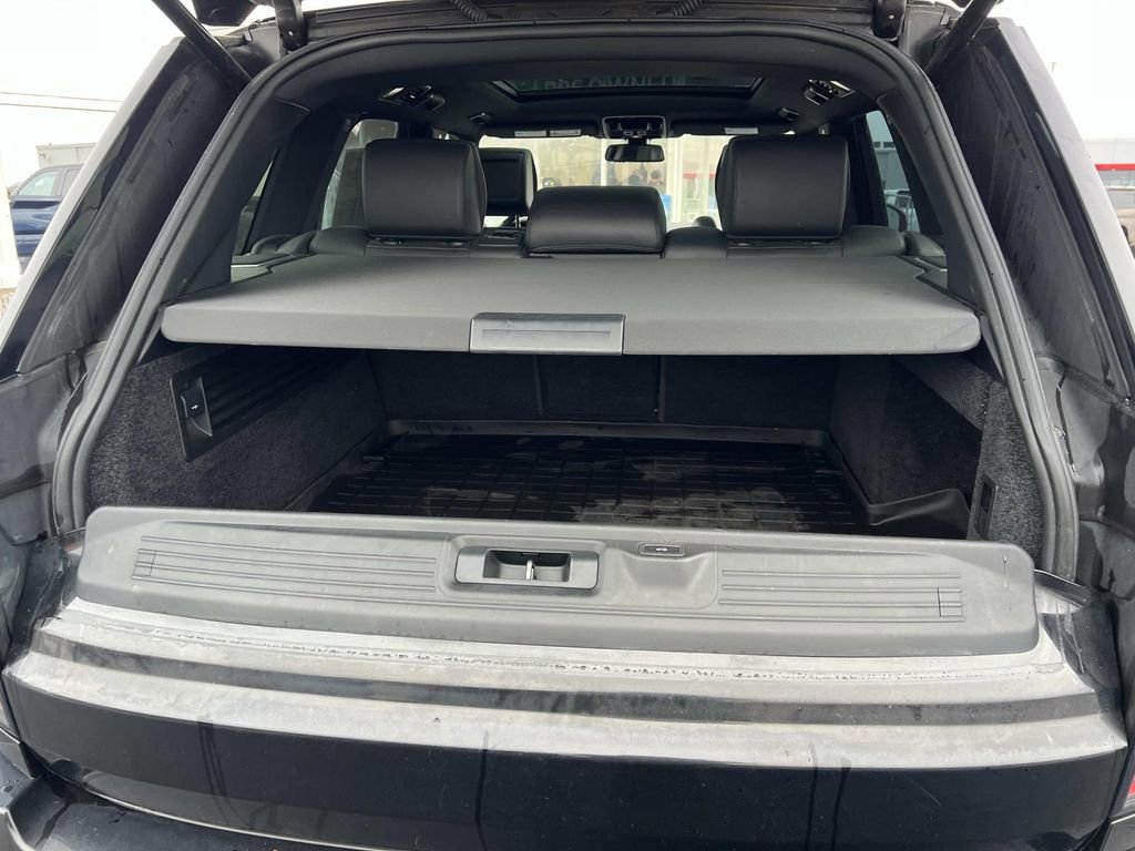 Used 2015 Land Rover Range Rover Supercharged image 12