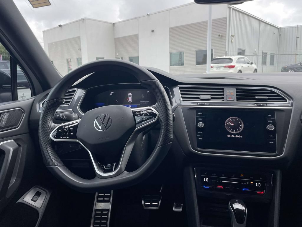 Certified 2024 Volkswagen Tiguan SE R-Line FWD image 17