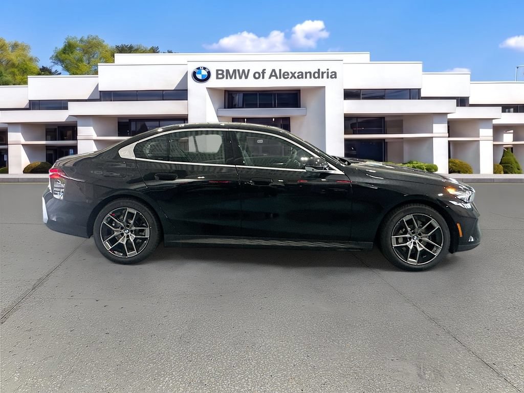 New 2027 BMW 530i xDrive w/ Premium Package AWD/4WD image 4