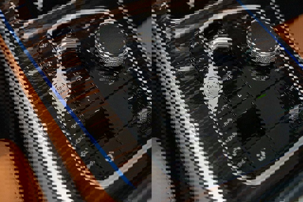 New 2026 BMW X5 xDrive50e w/ Premium Package image 25