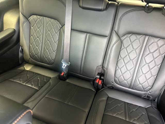 Used 2022 Jeep Grand Wagoneer Series III w/ Flexible Seating Group AWD/4WD image 17