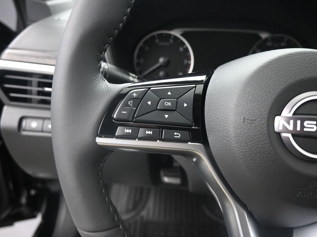 New 2025 Nissan Altima 2.5 SL image 11