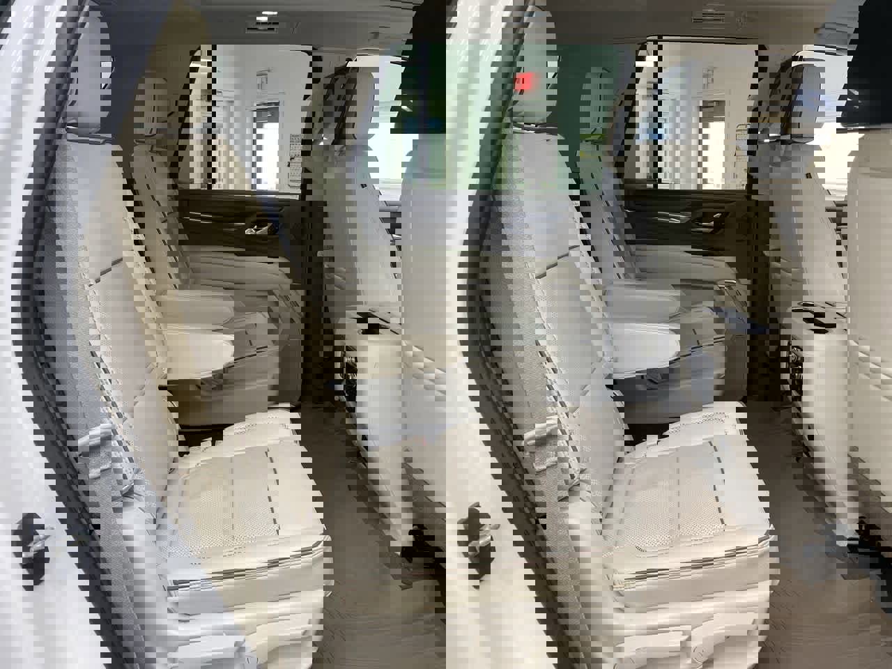 Used 2021 GMC Yukon Denali w/ Denali Premium Package image 17