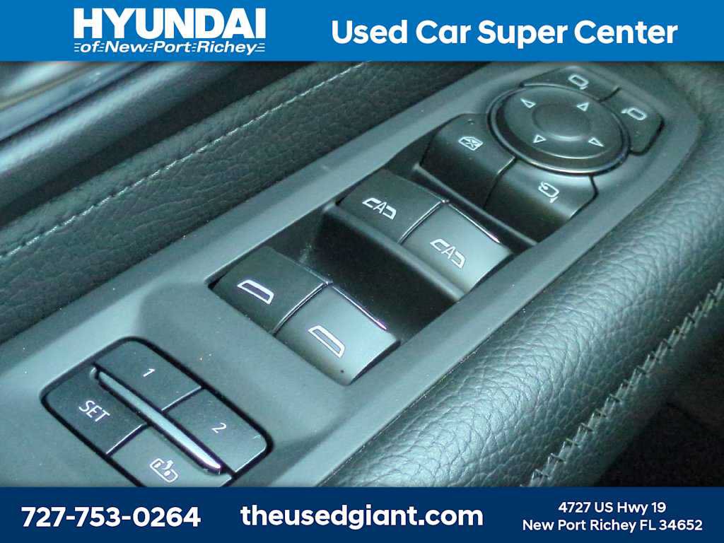 Used 2024 GMC Yukon XL Denali w/ Advanced Technology Package AWD/4WD image 29